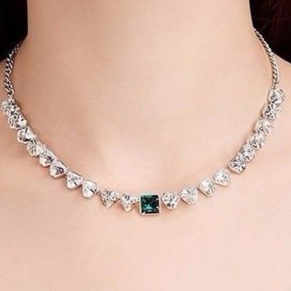 Swarovski all around necklace Clearance